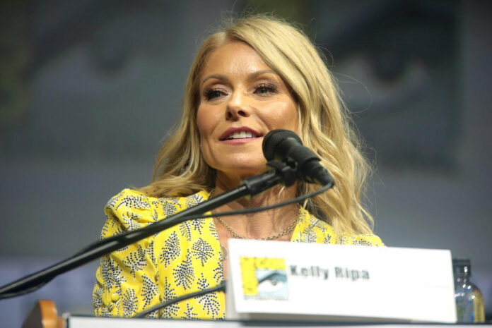 Inside the Love Story of Kelly Ripa and Mark Consuelos